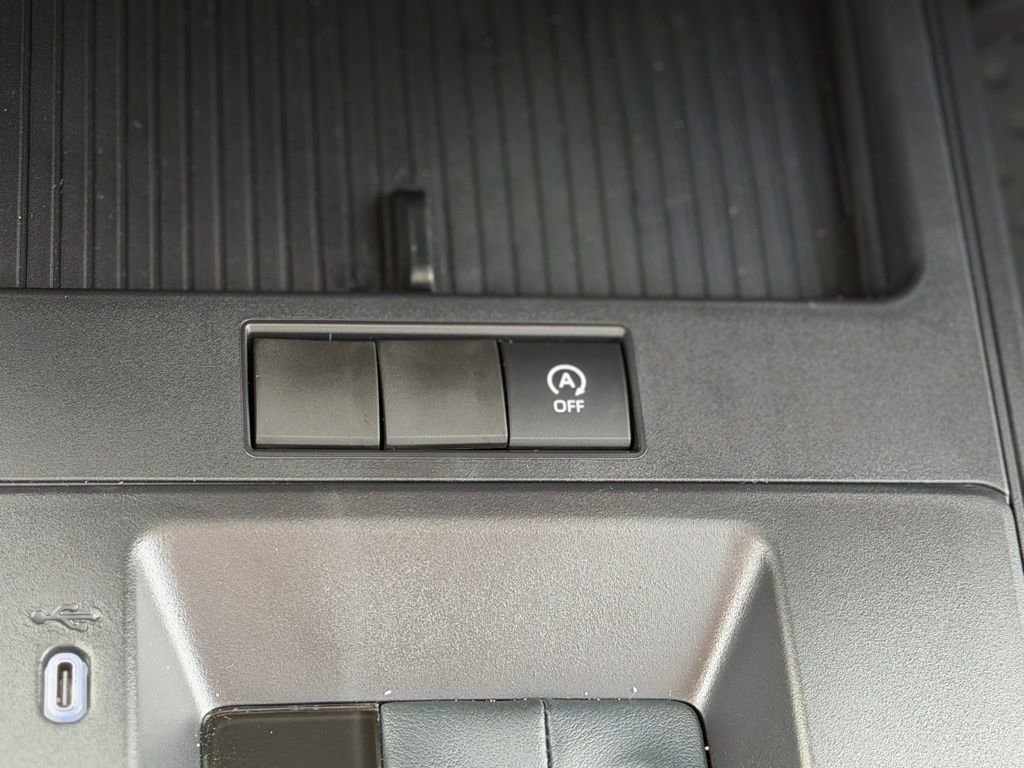 Used 2026 Toyota Corolla Cross L image 16