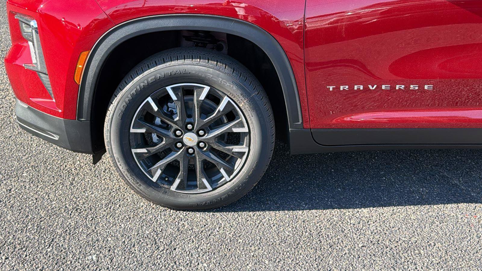 New 2026 Chevrolet Traverse LT w/ Sun and Wheel Package FWD image 9