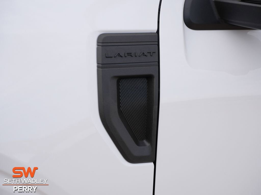 New 2026 Ford Maverick Lariat w/ Black Appearance Package AWD/4WD image 17