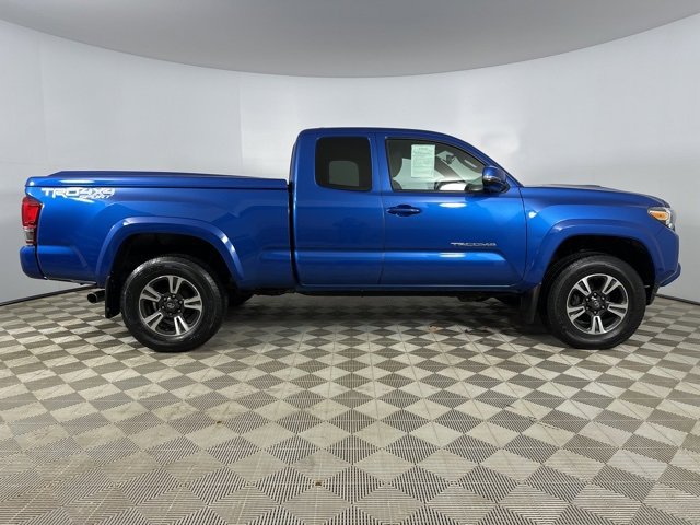 Used 2016 Toyota Tacoma TRD Sport image 8