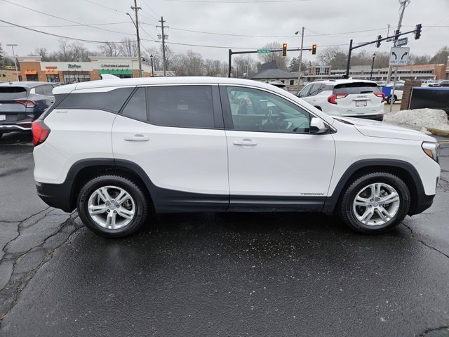 Used 2021 GMC Terrain SLE w/ LPO, Floor Liner Package image 8