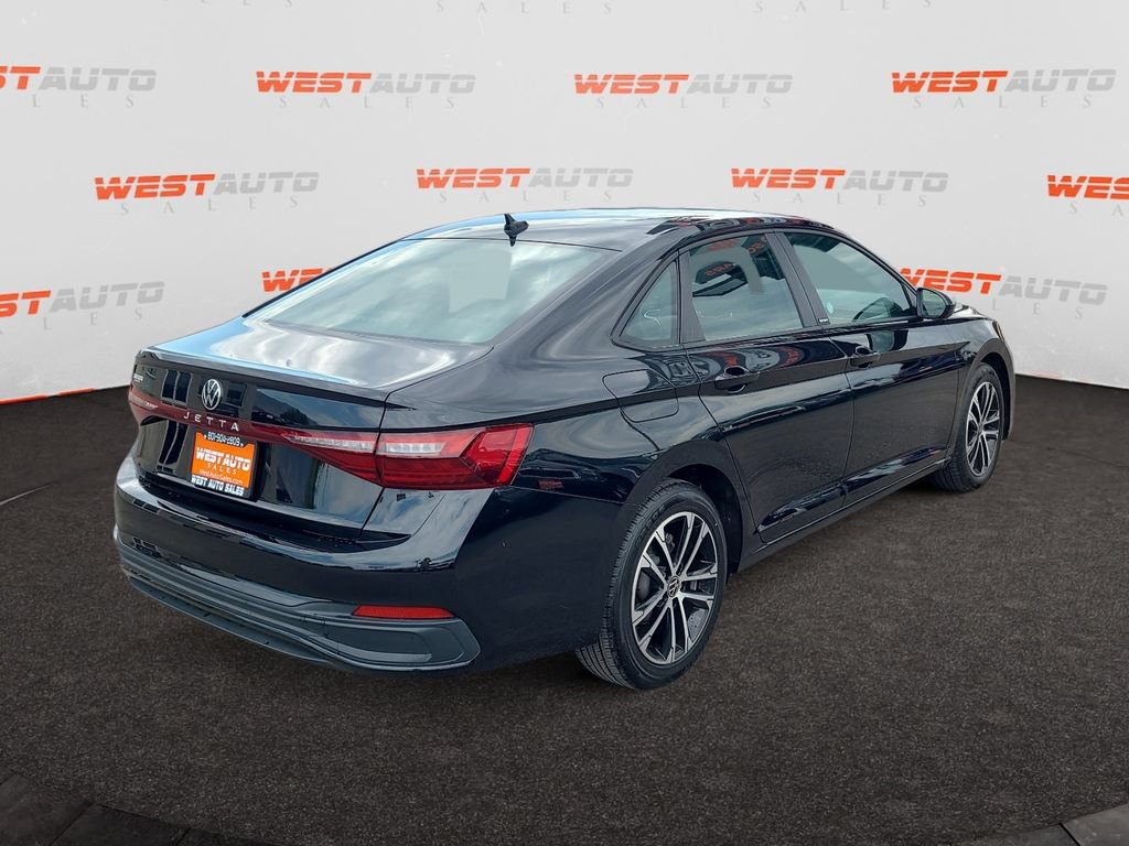 Used 2025 Volkswagen Jetta Sport FWD image 5