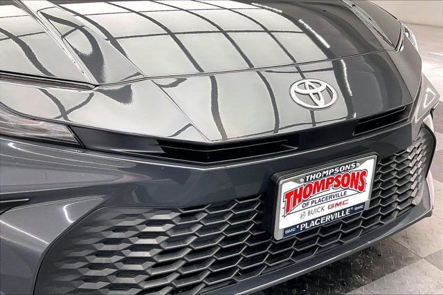 Used 2025 Toyota Camry SE w/ Convenience Package image 30