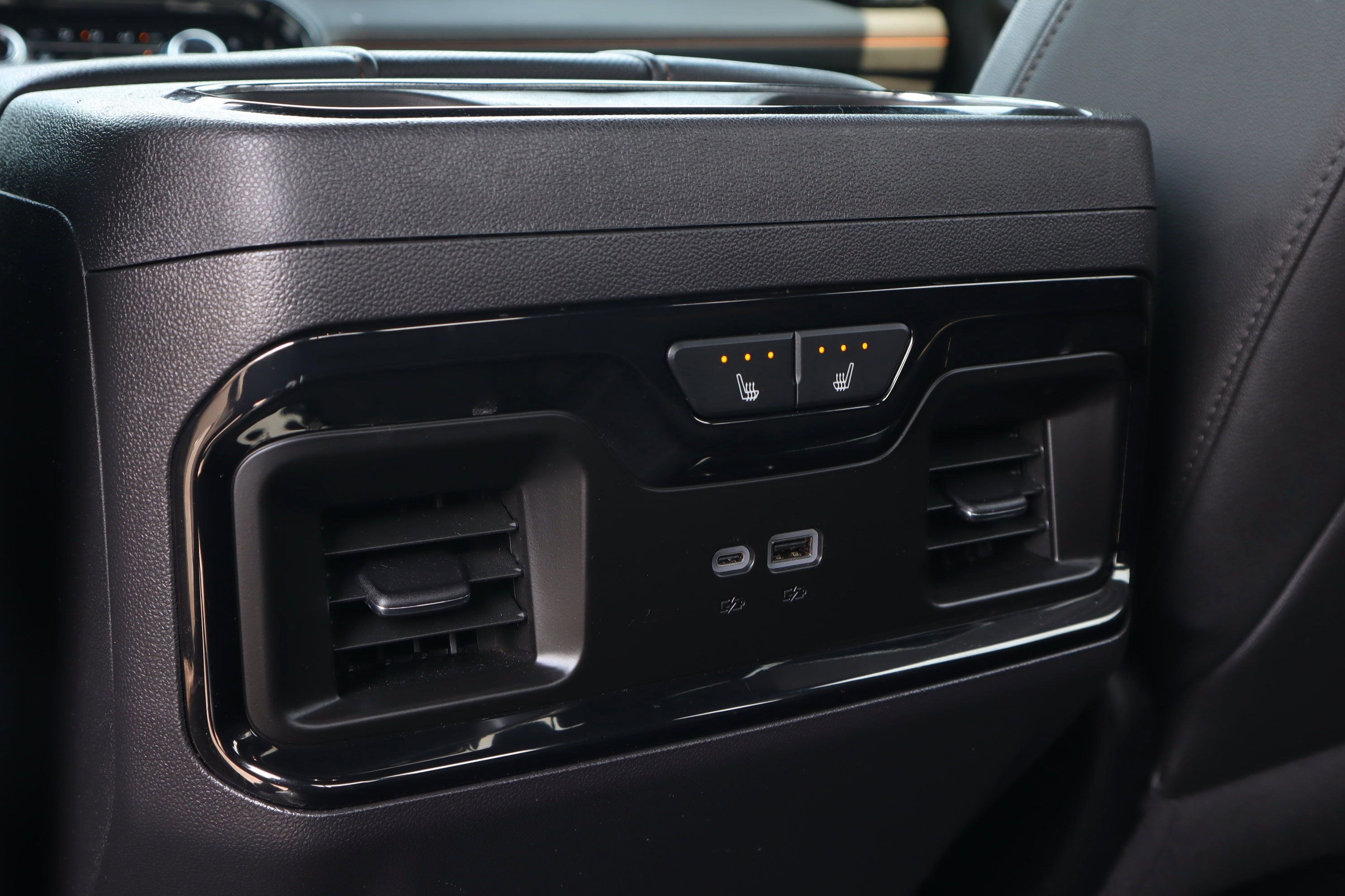 Used 2024 GMC Sierra 1500 AT4 w/ Technology Package image 25