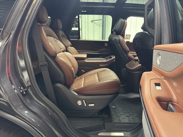 Used 2025 Lincoln Navigator Reserve AWD/4WD image 27