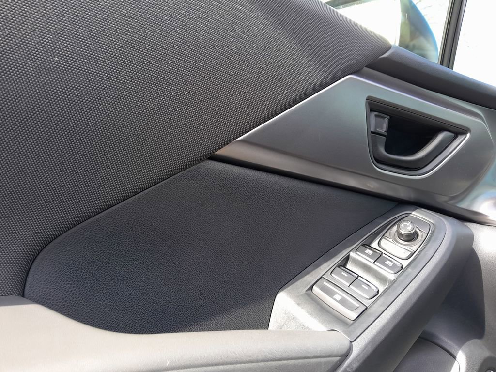 Certified 2025 Subaru Impreza 2.0i image 13