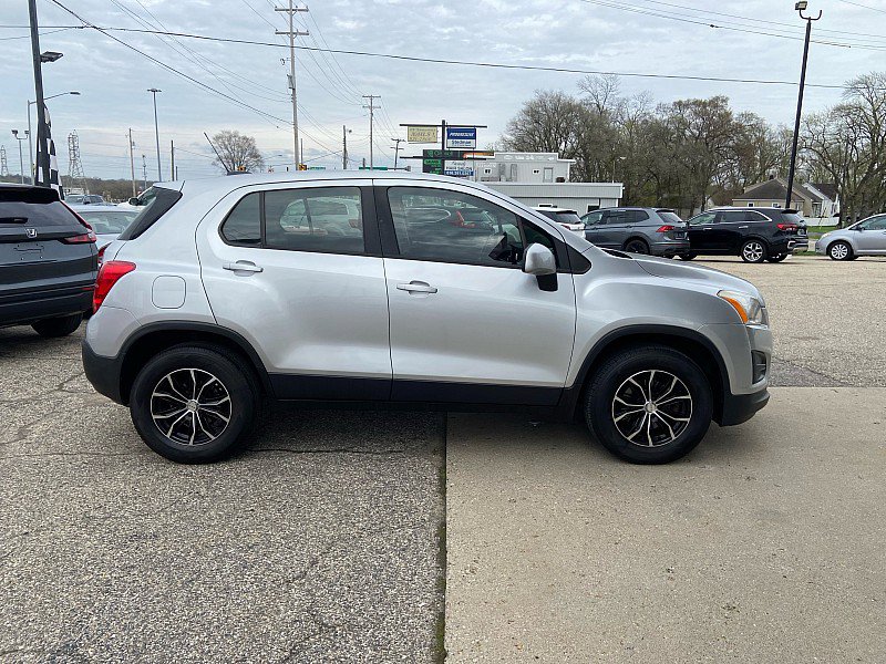 Used 2016 Chevrolet Trax LS AWD/4WD image 5
