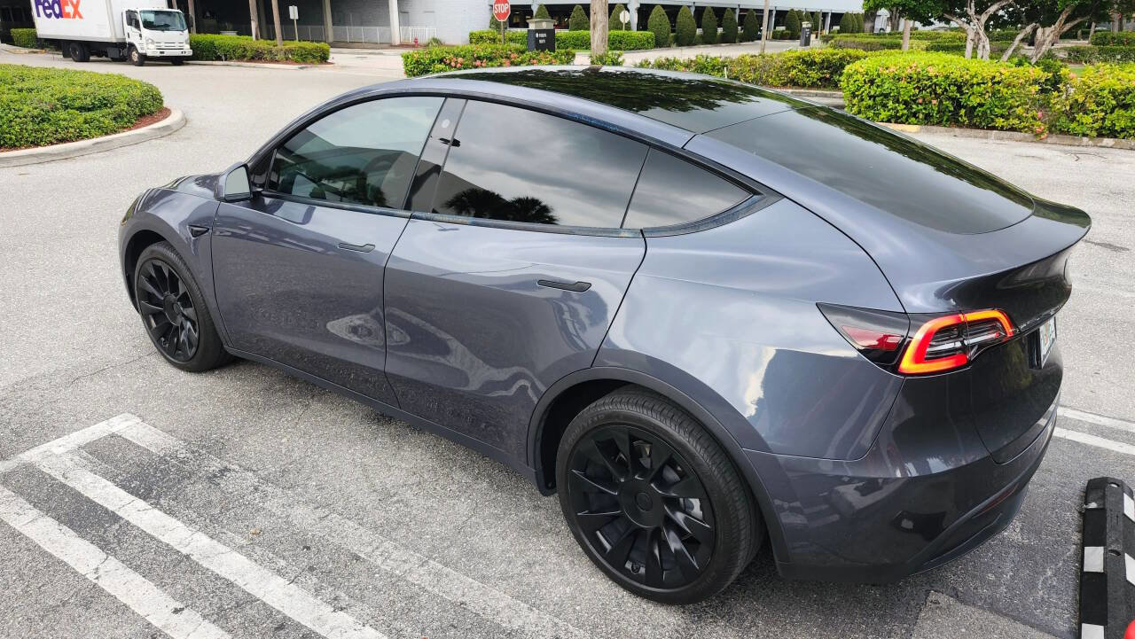 Used 2022 Tesla Model Y Long Range AWD/4WD image 4