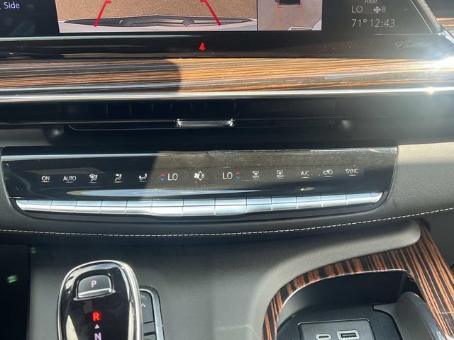 Certified 2024 Cadillac Escalade Luxury AWD/4WD image 22
