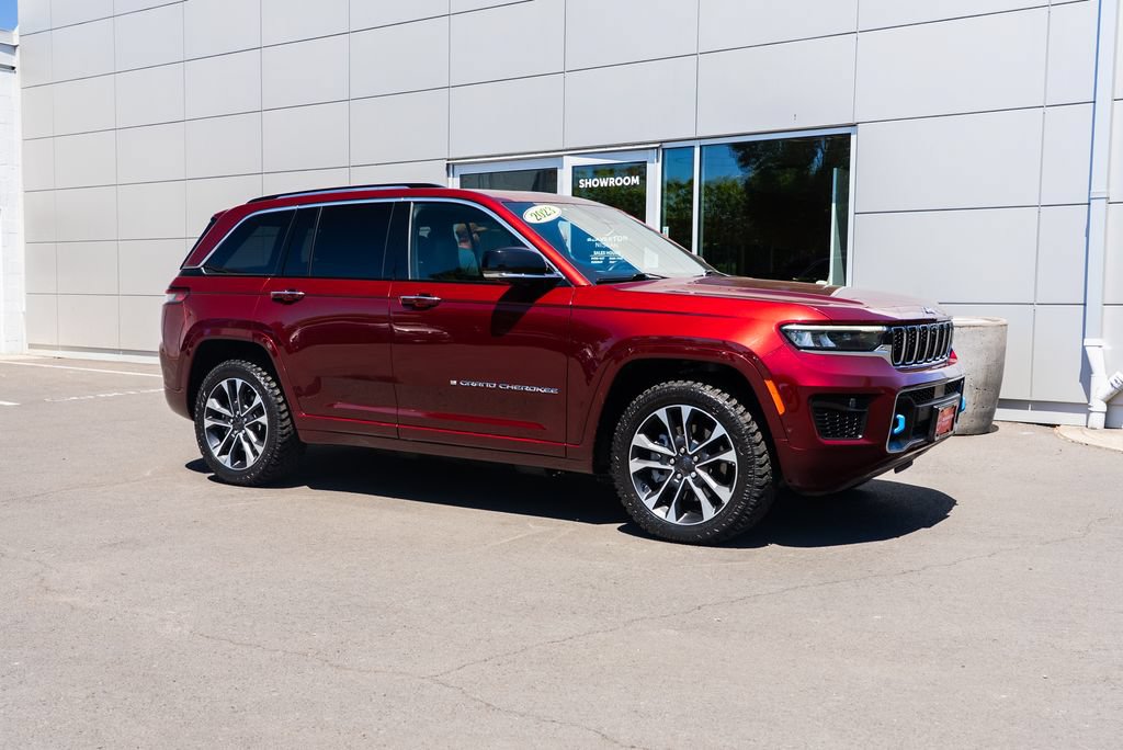 Used 2023 Jeep Grand Cherokee Overland w/ Advanced Protech Group III AWD/4WD image 31