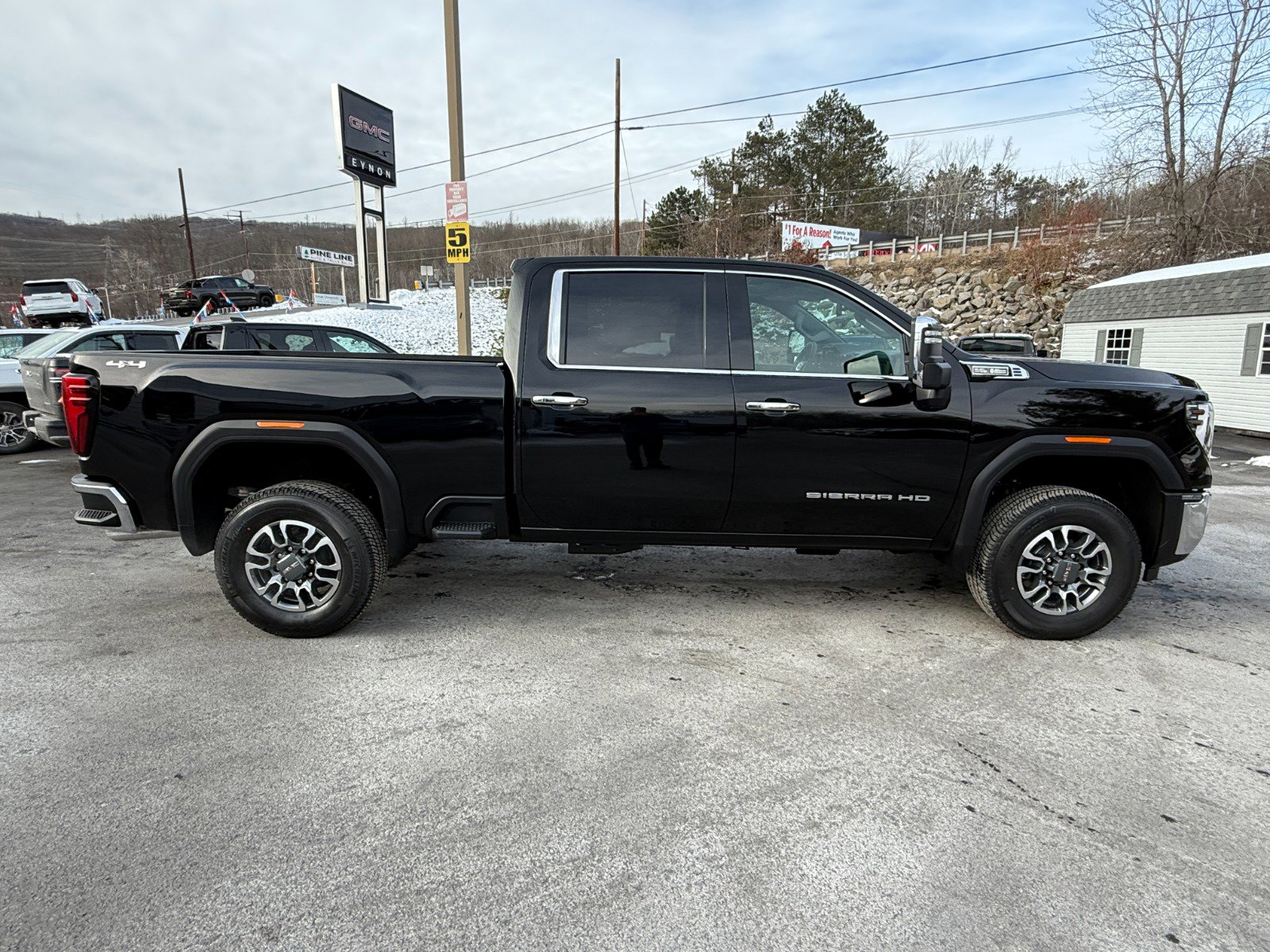 New 2026 GMC Sierra 2500 SLT w/ SLT Convenience Package image 6