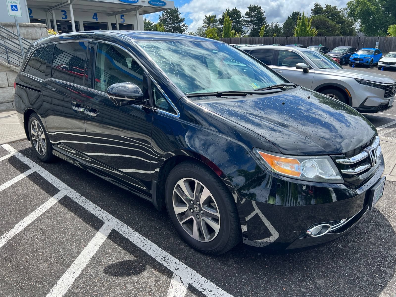 Used 2014 Honda Odyssey Touring image 3