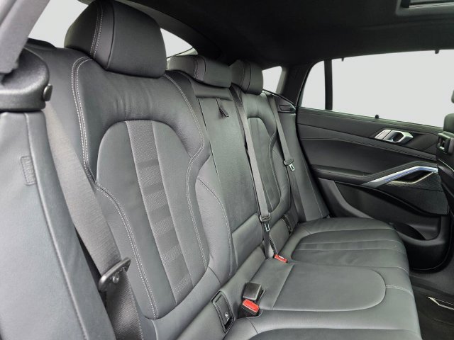 Used 2022 BMW X6 xDrive40i AWD/4WD image 15