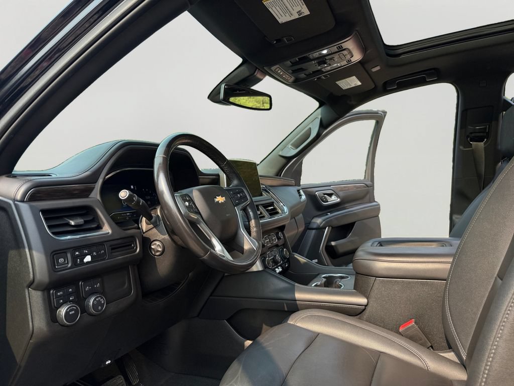Used 2022 Chevrolet Tahoe LT w/ Luxury Package AWD/4WD image 9