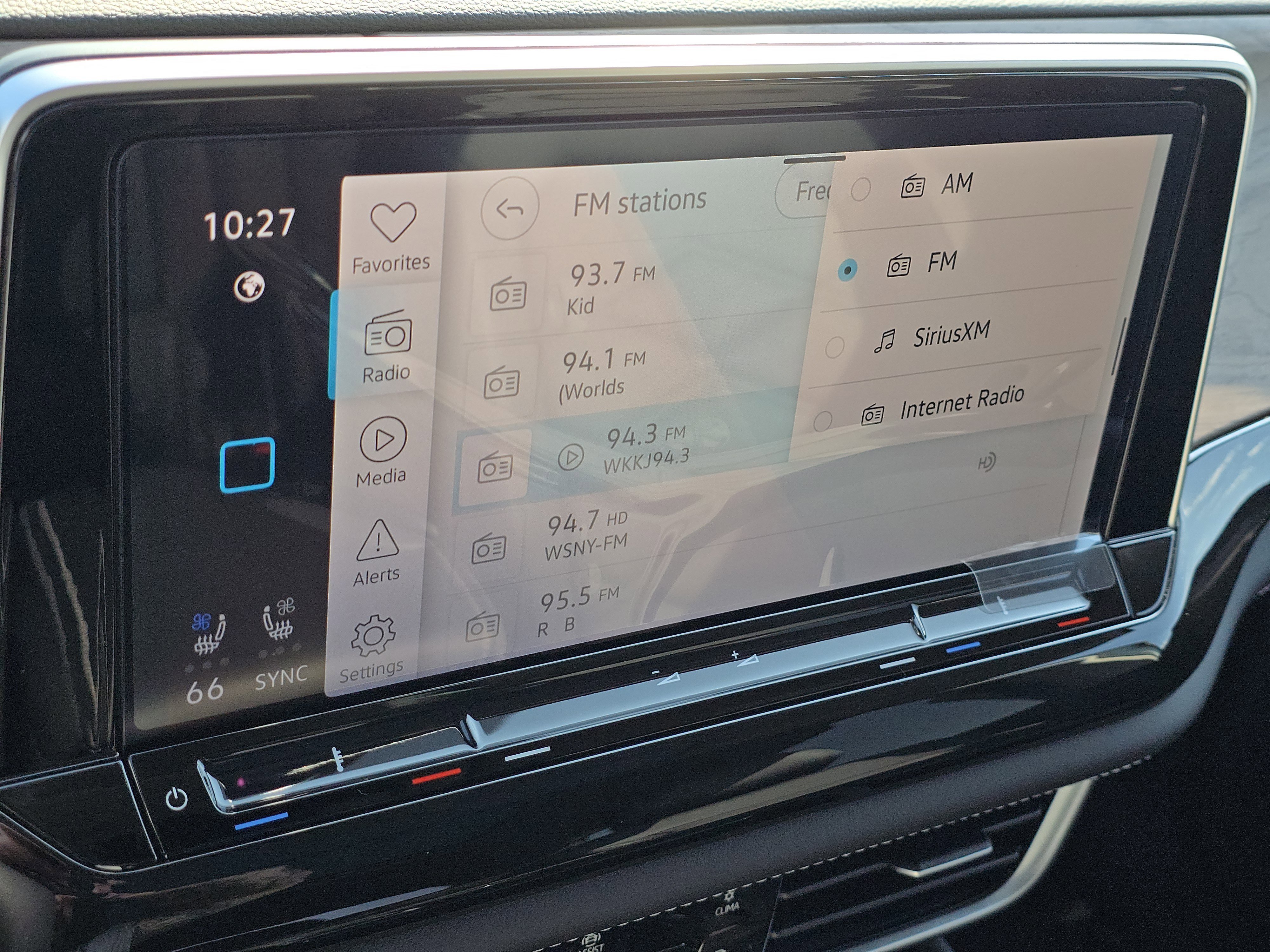 New 2026 Volkswagen Atlas SE image 13