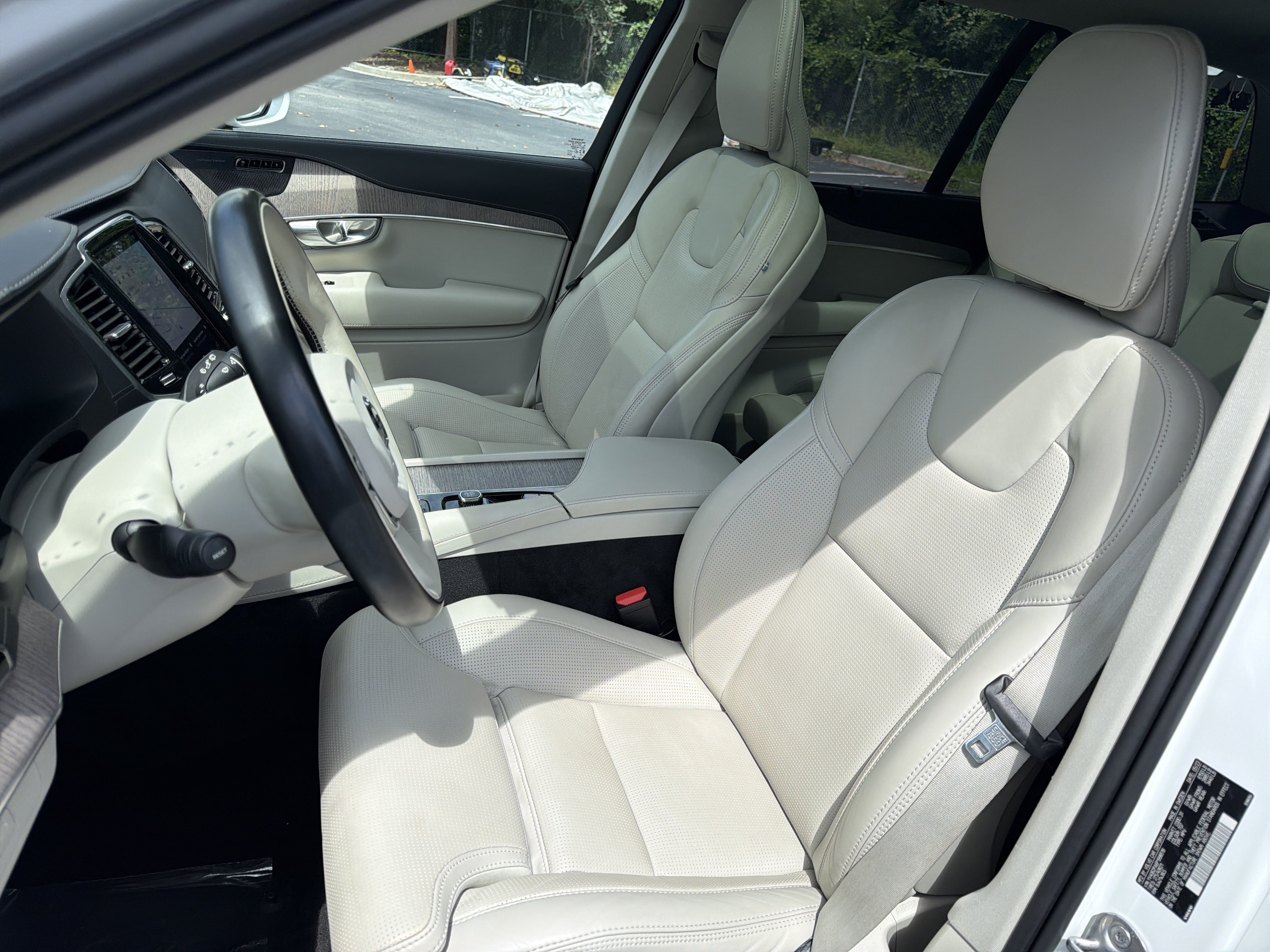 Used 2023 Volvo XC90 B6 Ultimate AWD/4WD image 16
