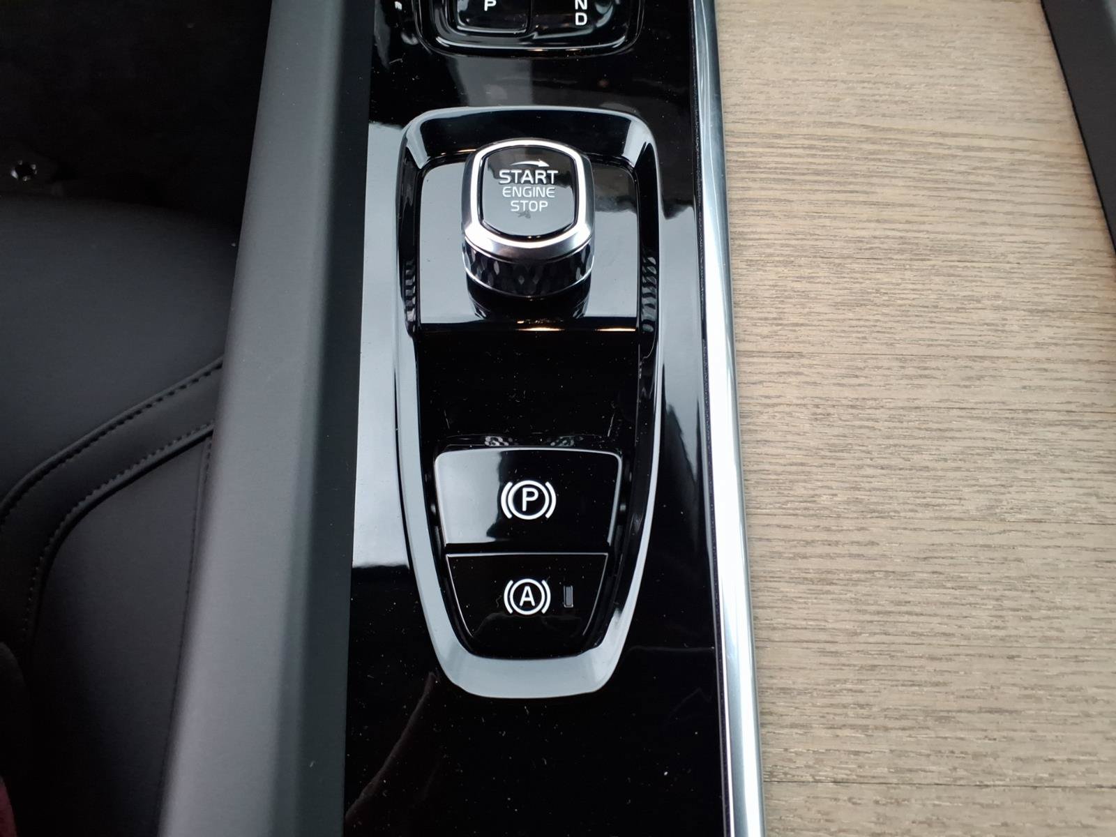New 2026 Volvo XC60 B5 Plus w/ Protection Package Premier AWD/4WD image 15