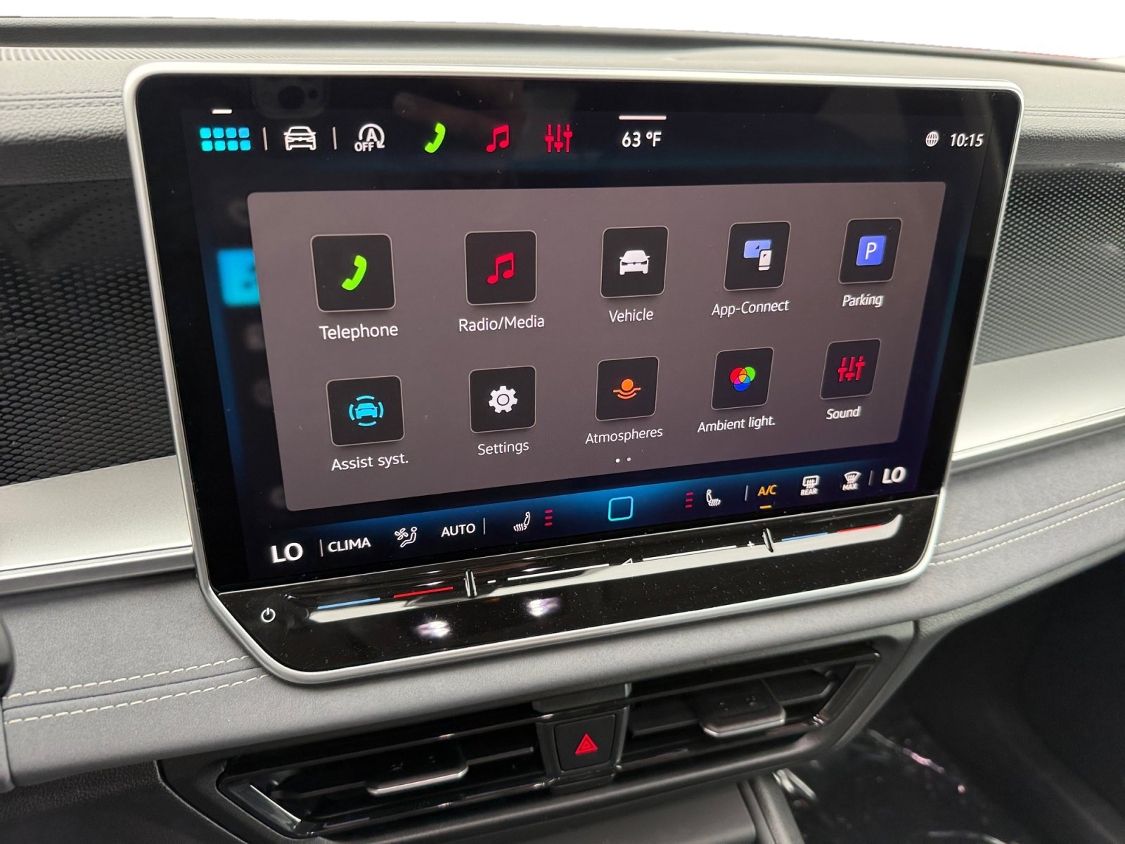 New 2026 Volkswagen Tiguan SE FWD image 12