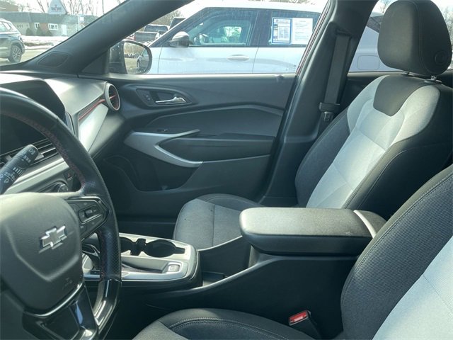 Used 2024 Chevrolet Trax RS w/ Driver Confidence Package image 3