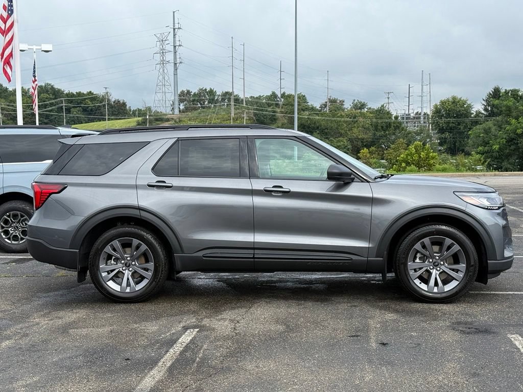New 2026 Ford Explorer Active w/ Active Comfort Package AWD/4WD image 4