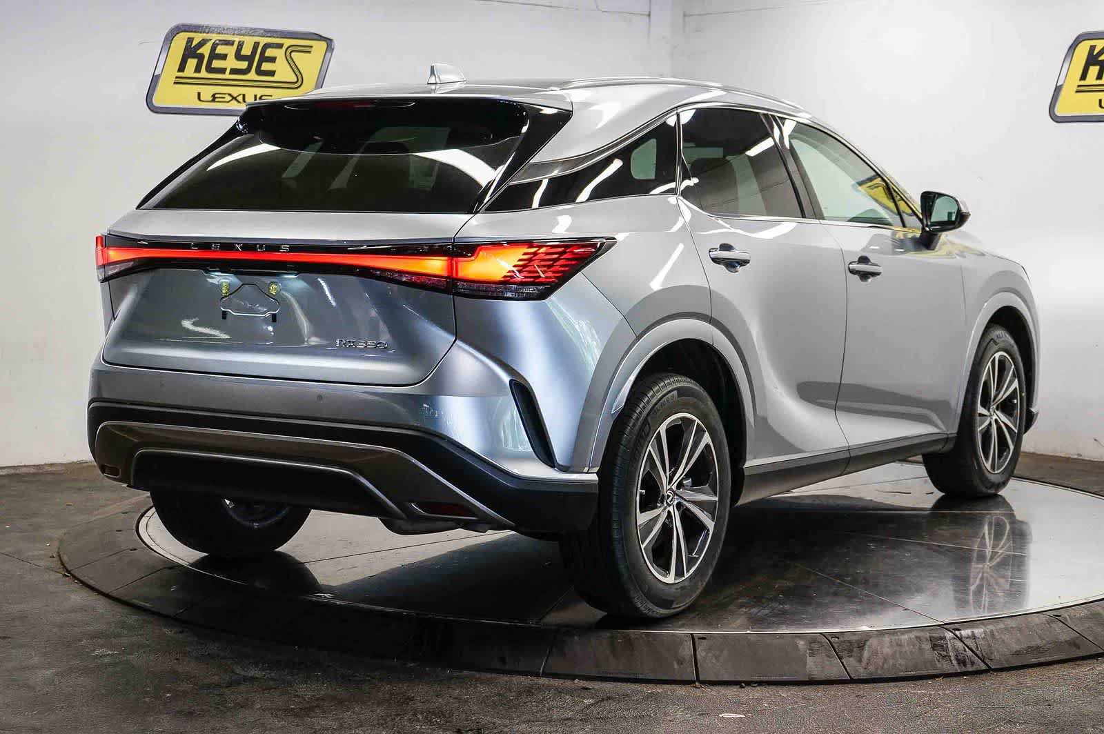 Used 2024 Lexus RX 350 FWD w/ Technology Package image 4