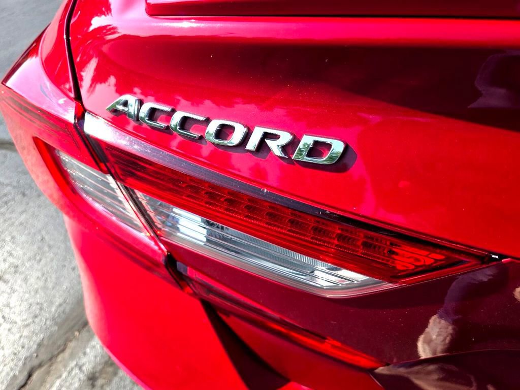 Used 2018 Honda Accord Sport image 7