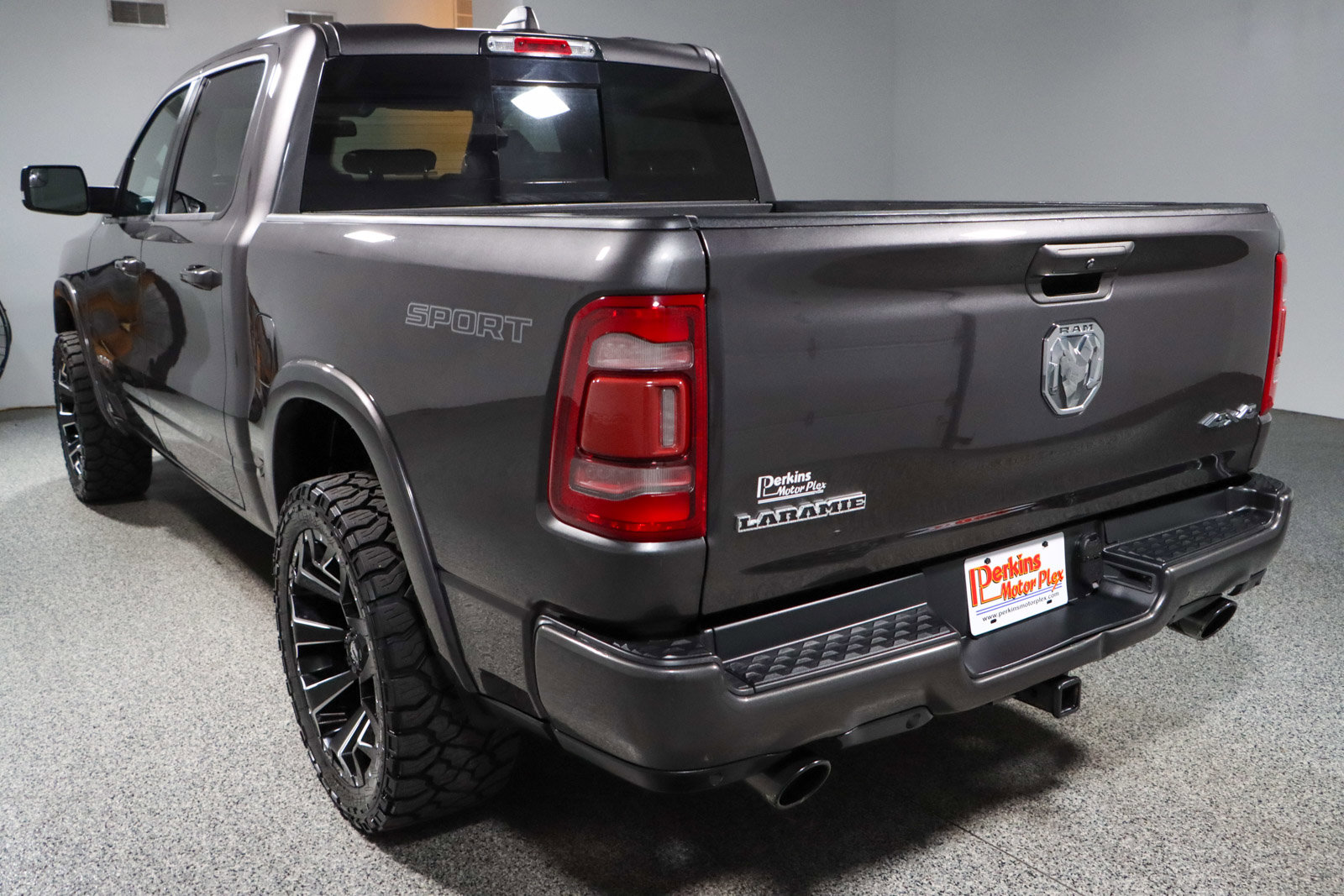 Used 2020 RAM 1500 Laramie w/ Sport Appearance Package image 9