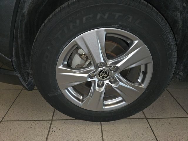 Used 2023 Toyota RAV4 XLE w/ Convenience Package FWD image 10