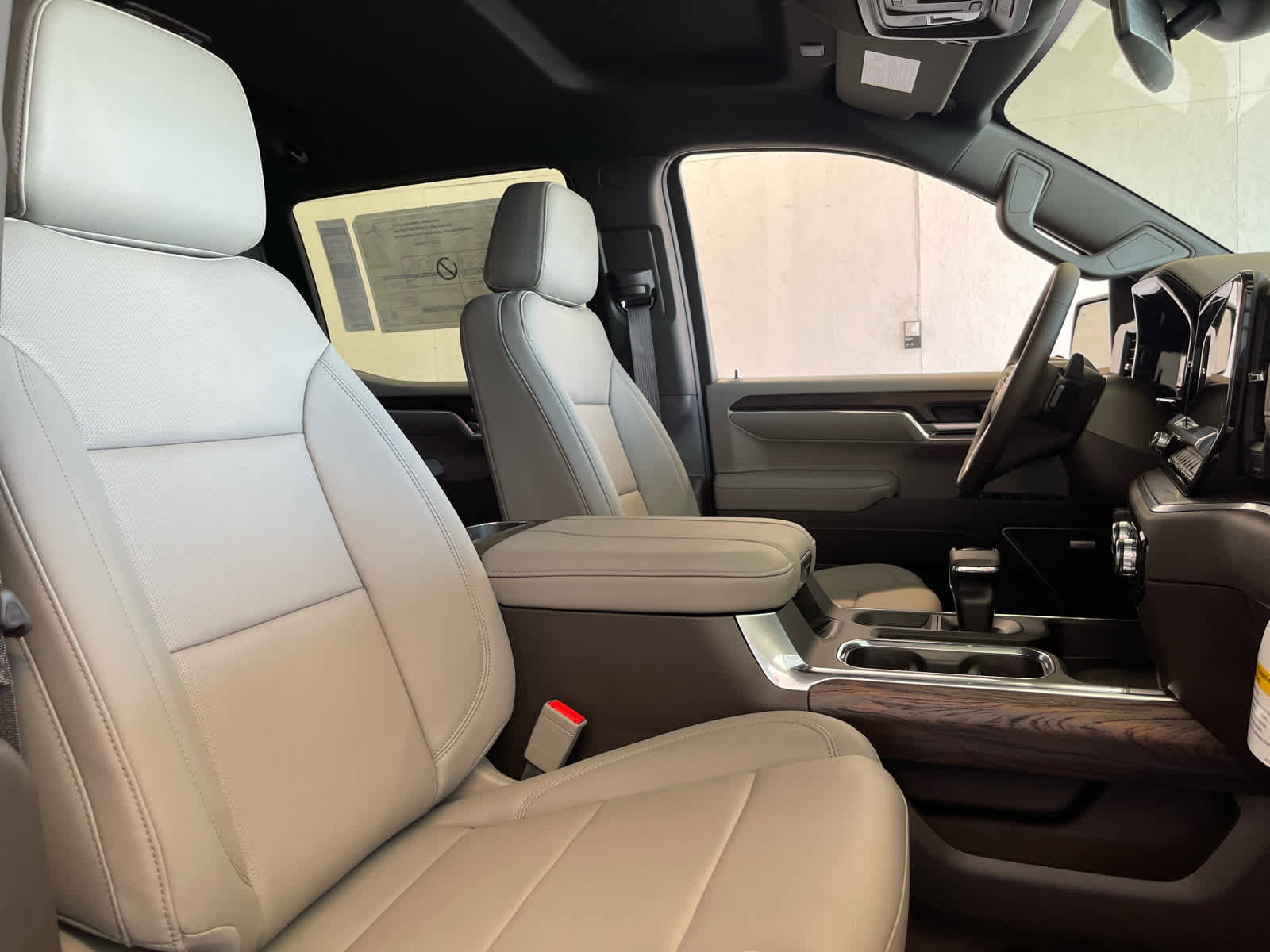 New 2026 GMC Sierra 1500 SLT w/ SLT Premium Plus Package image 29