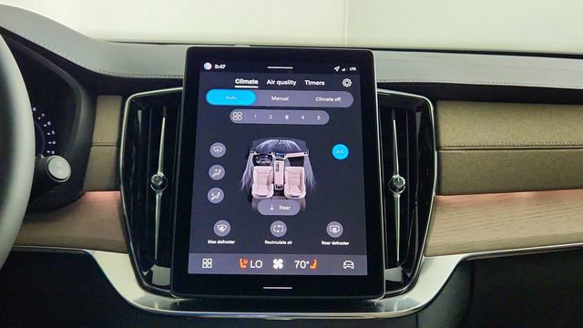 New 2026 Volvo XC90 B5 Plus AWD/4WD image 21