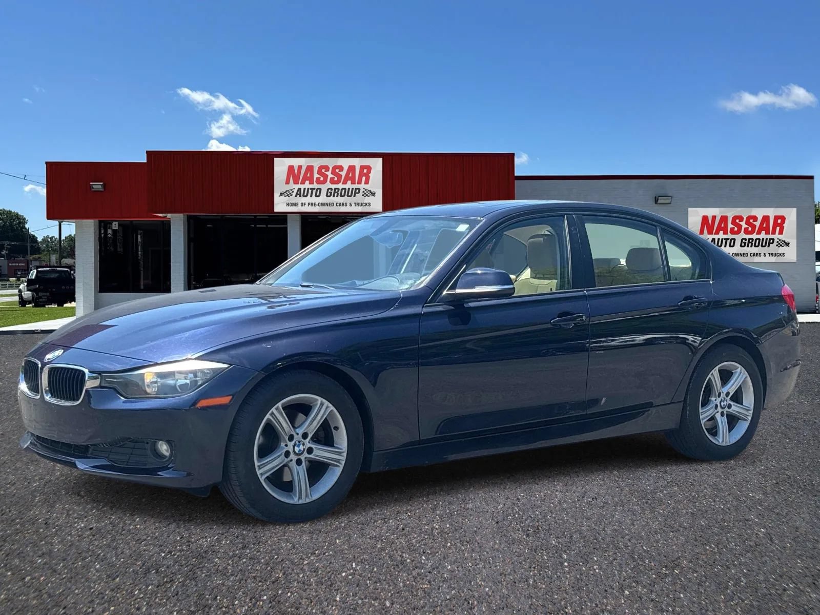 Used 2014 BMW 320i xDrive Sedan AWD/4WD image 1