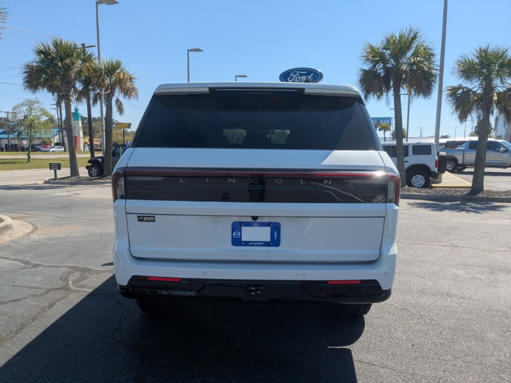 New 2026 Lincoln Navigator Black Label AWD/4WD image 5