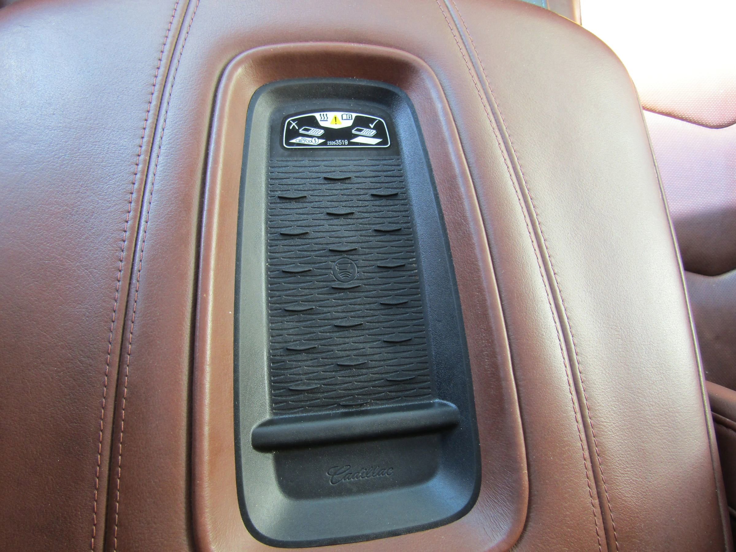 Used 2017 Cadillac Escalade Premium Luxury image 31