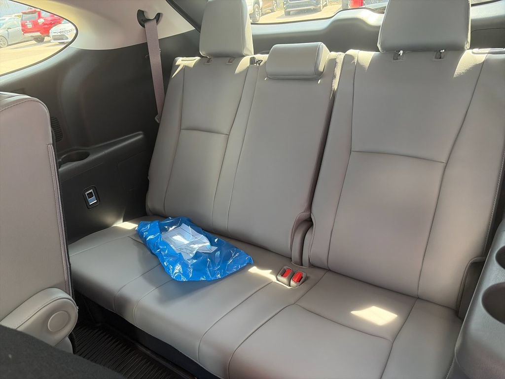 New 2026 Toyota Highlander Limited AWD/4WD image 17