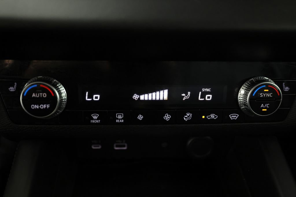 Used 2022 Mitsubishi Outlander SE image 29