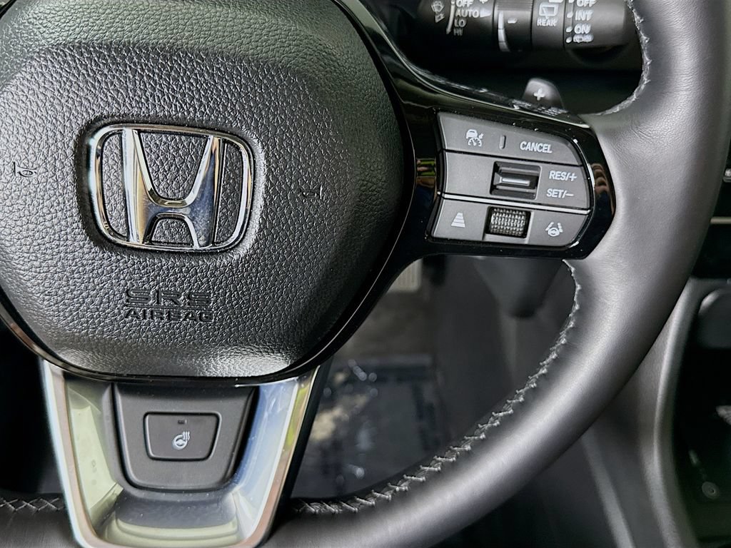 Used 2025 Honda Pilot Elite image 24