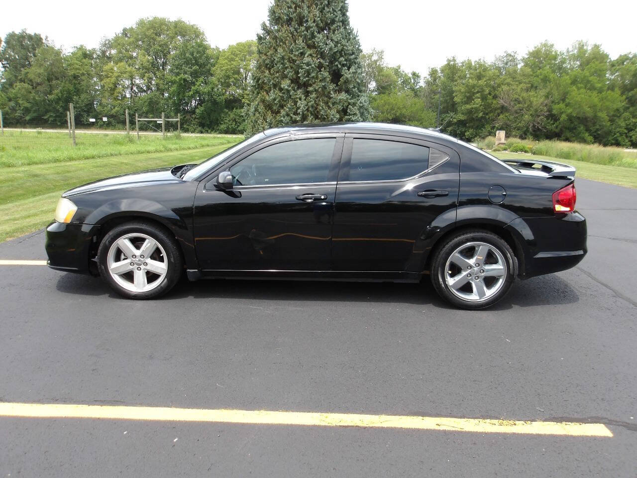 Used 2013 Dodge Avenger SXT FWD image 9