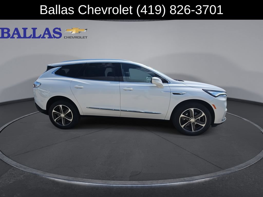 Used 2022 Buick Enclave Essence w/ Sport Touring Edition FWD image 9