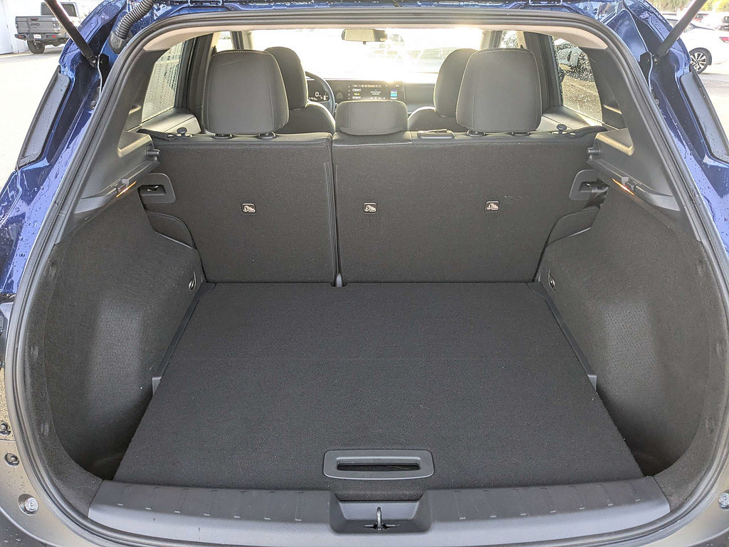 Used 2025 Nissan Kicks SV FWD image 13
