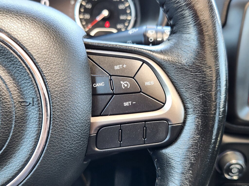 Used 2018 Jeep Renegade Limited w/ UConnect 8.4 Nav Group FWD image 21