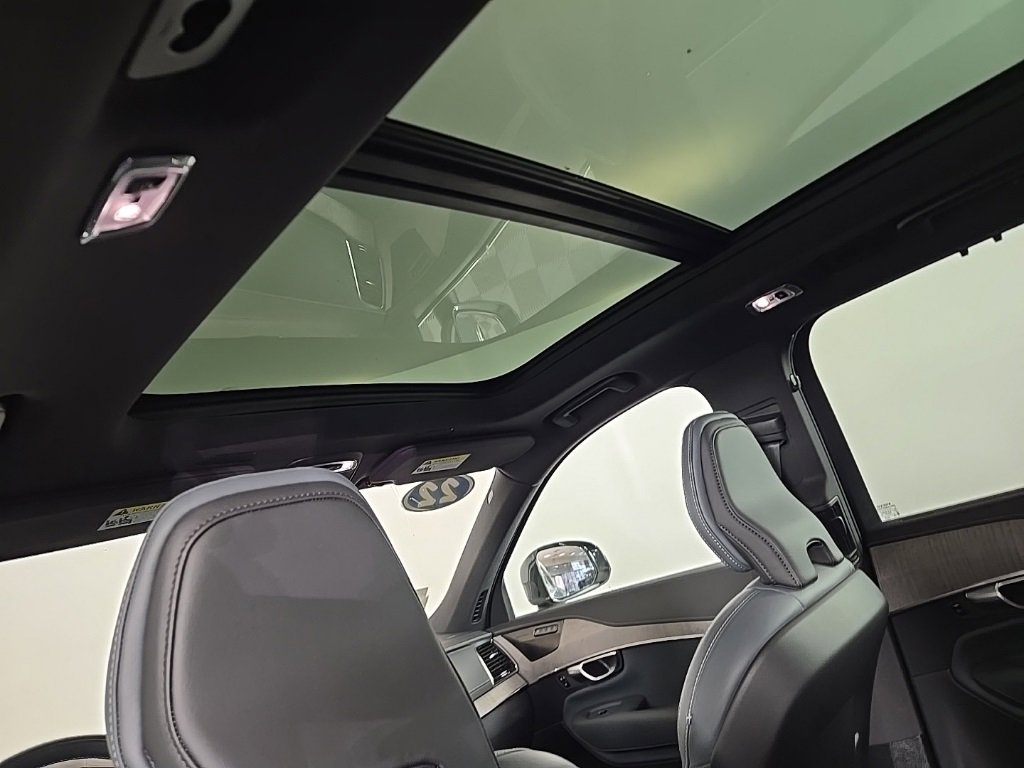 Certified 2022 Volvo XC90 T8 Inscription image 17