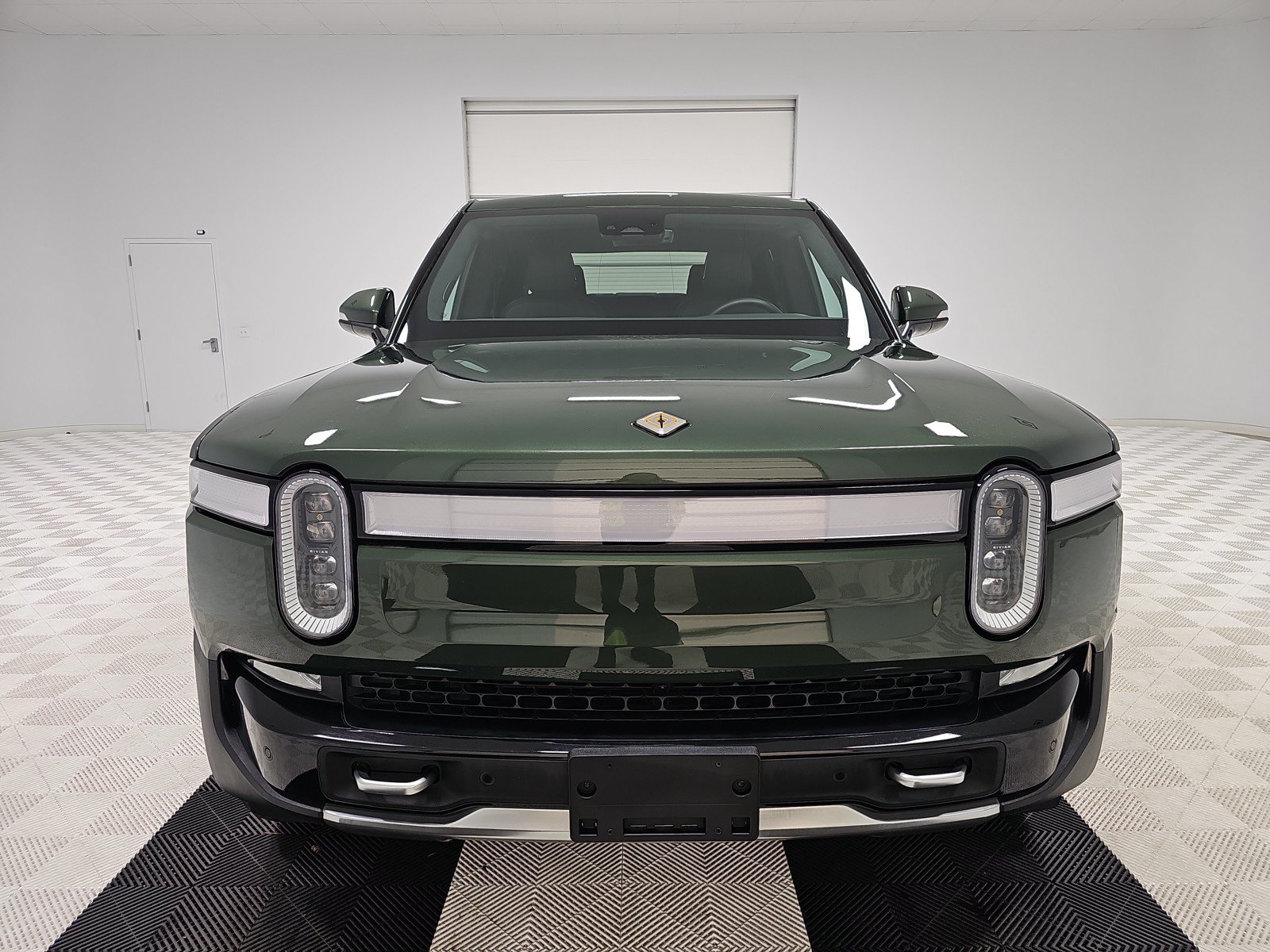 Used 2022 Rivian R1T Adventure AWD/4WD image 8