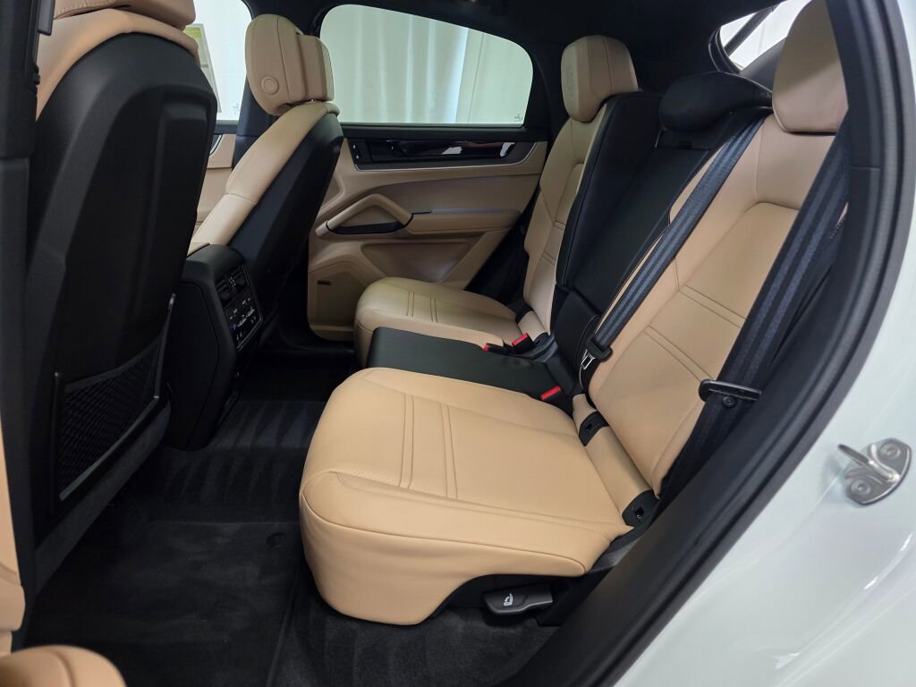 New 2025 Porsche Cayenne E-Hybrid Coupe image 22
