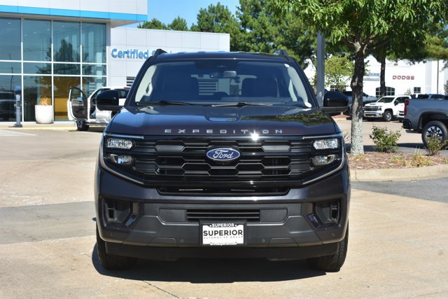 Used 2025 Ford Expedition Max Active RWD image 2