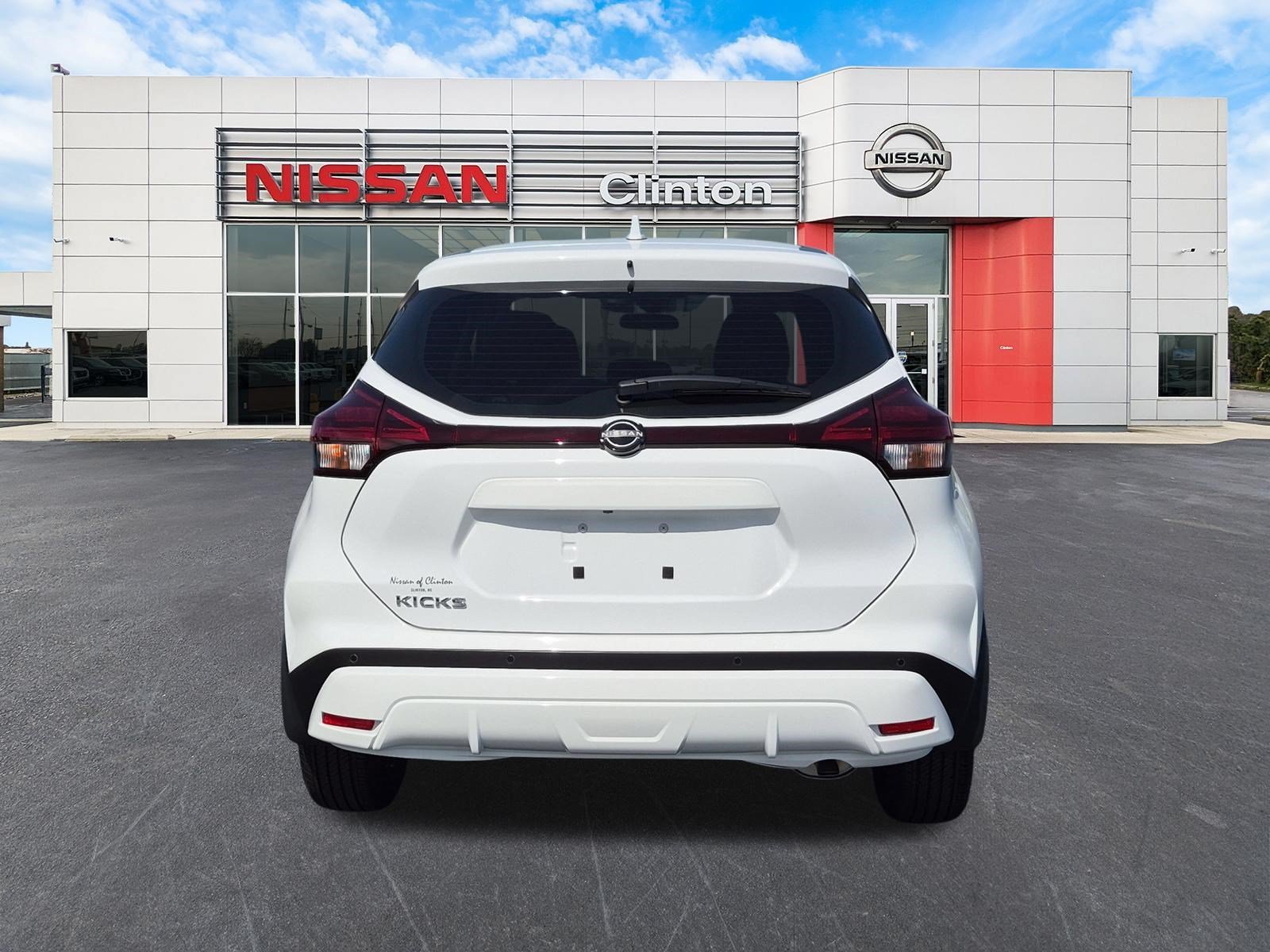Used 2025 Nissan Kicks Play S FWD image 4