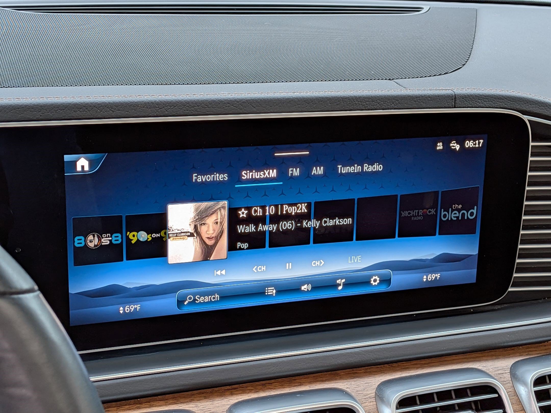 Certified 2025 Mercedes-Benz GLE 450e 4MATIC image 24