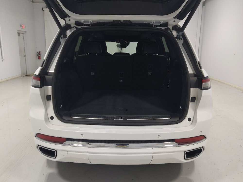 Used 2022 Jeep Grand Cherokee Overland w/ Luxury Tech Group IV AWD/4WD image 29