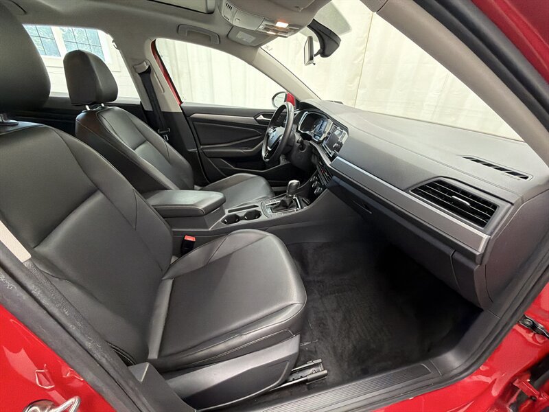 Used 2019 Volkswagen Jetta SE FWD image 13