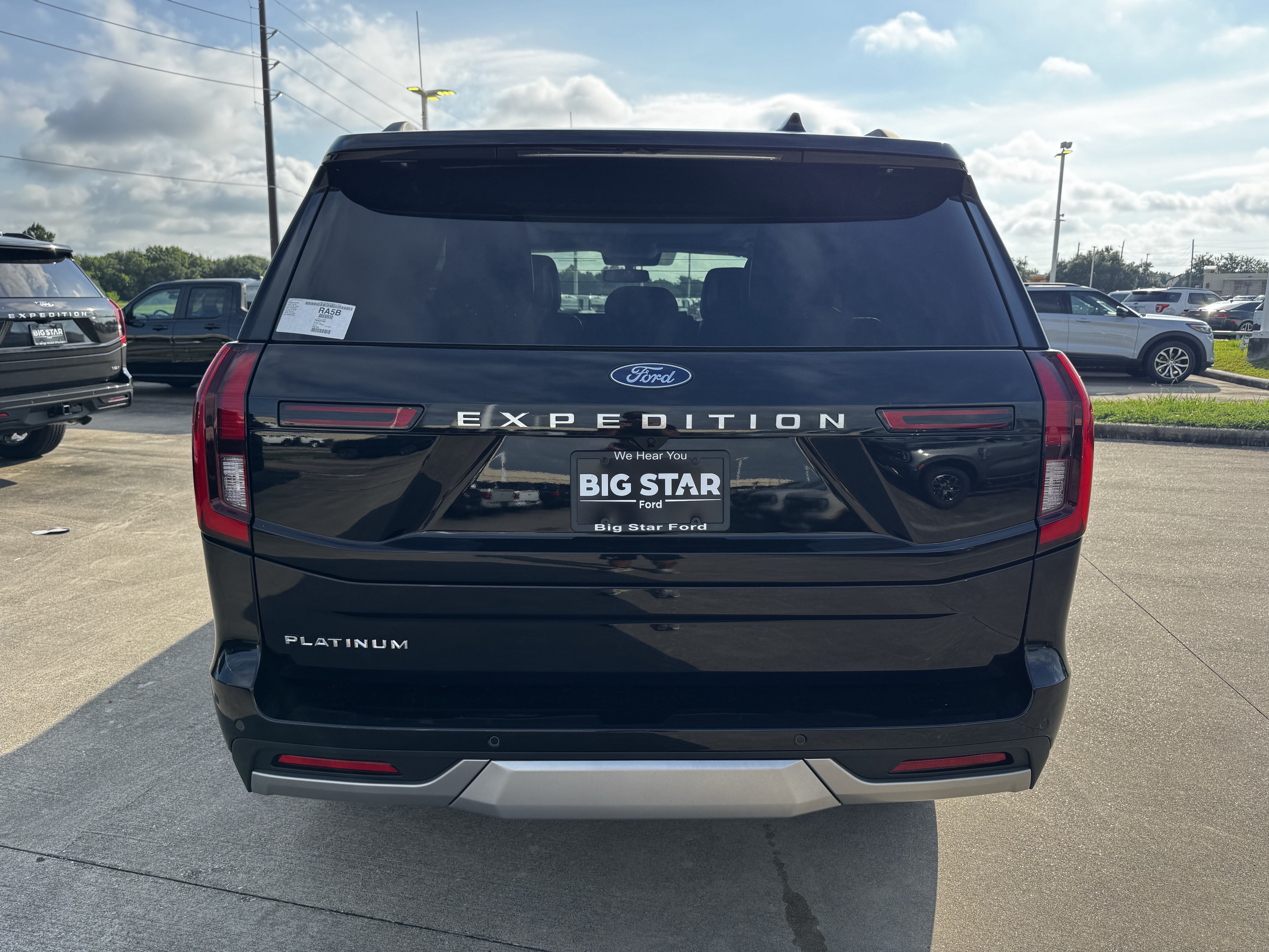 New 2026 Ford Expedition Platinum w/ Platinum Ultimate Package AWD/4WD image 7