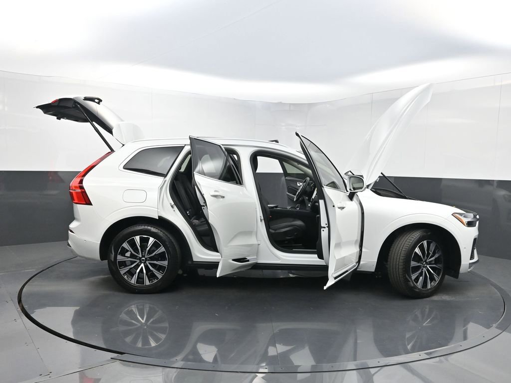 Used 2023 Volvo XC60 B5 Plus w/ Protection Package Premier image 33